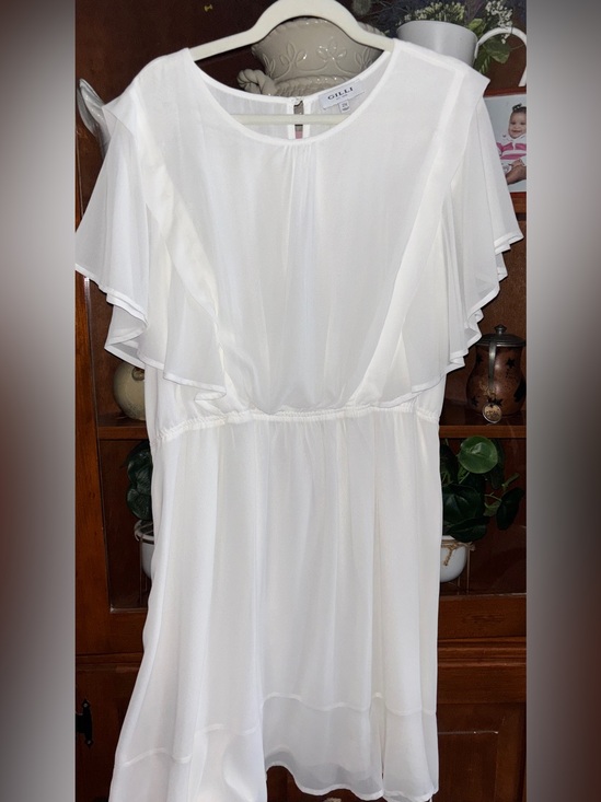 Gilli Dresses & Skirts - Gilli White Flutter Sleeve Midi Dress